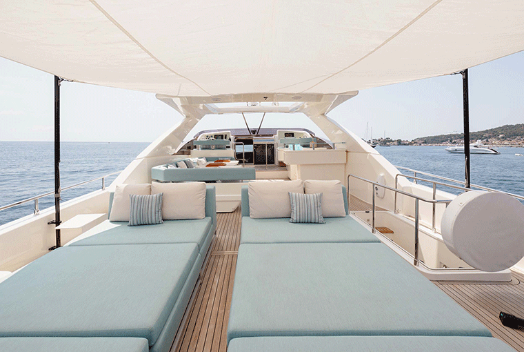 Ferretti Yachts 960